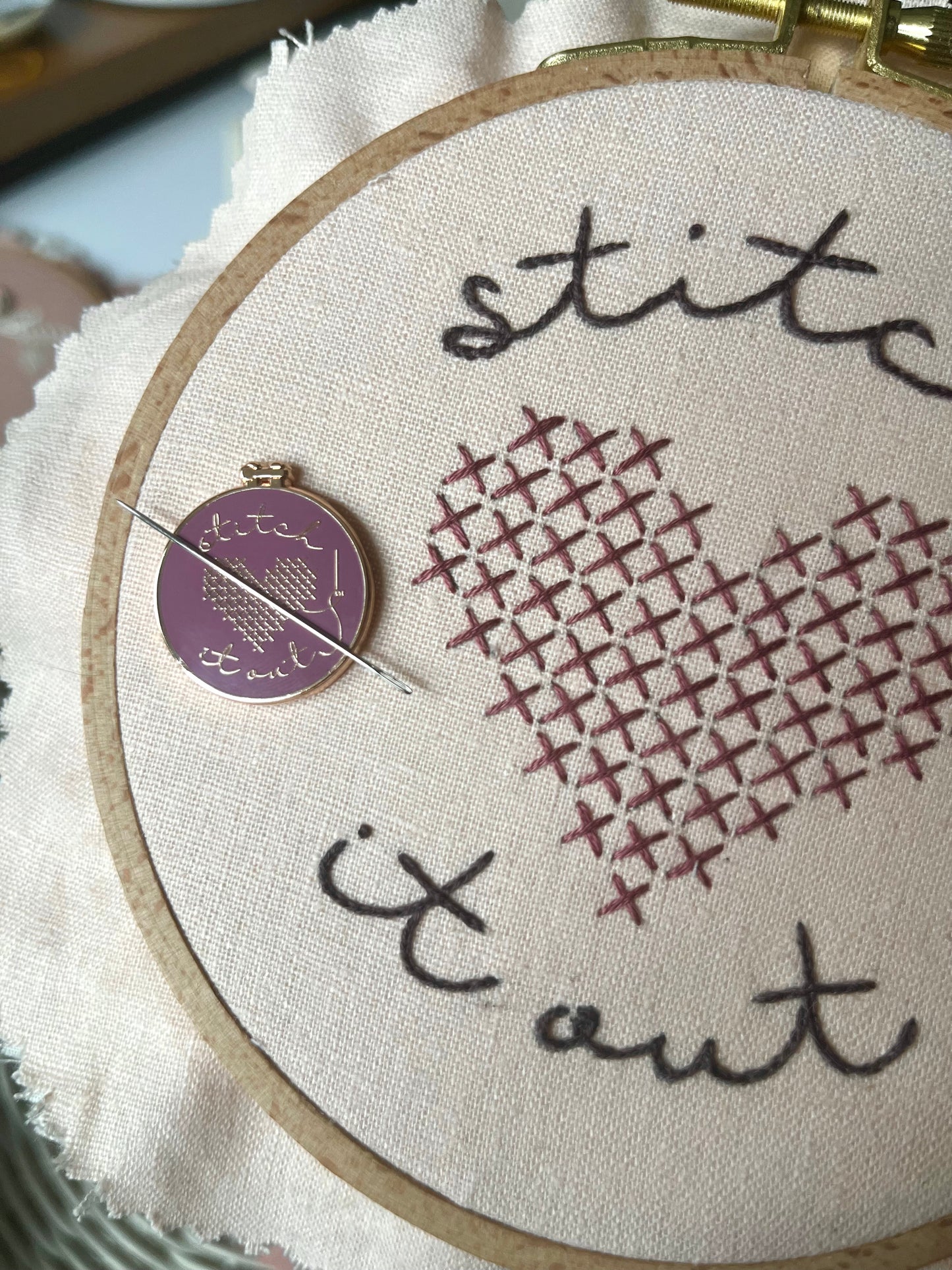 Needle Minder | Rose Gold Enamel Magnetic Needle Minder | Stitch It Out