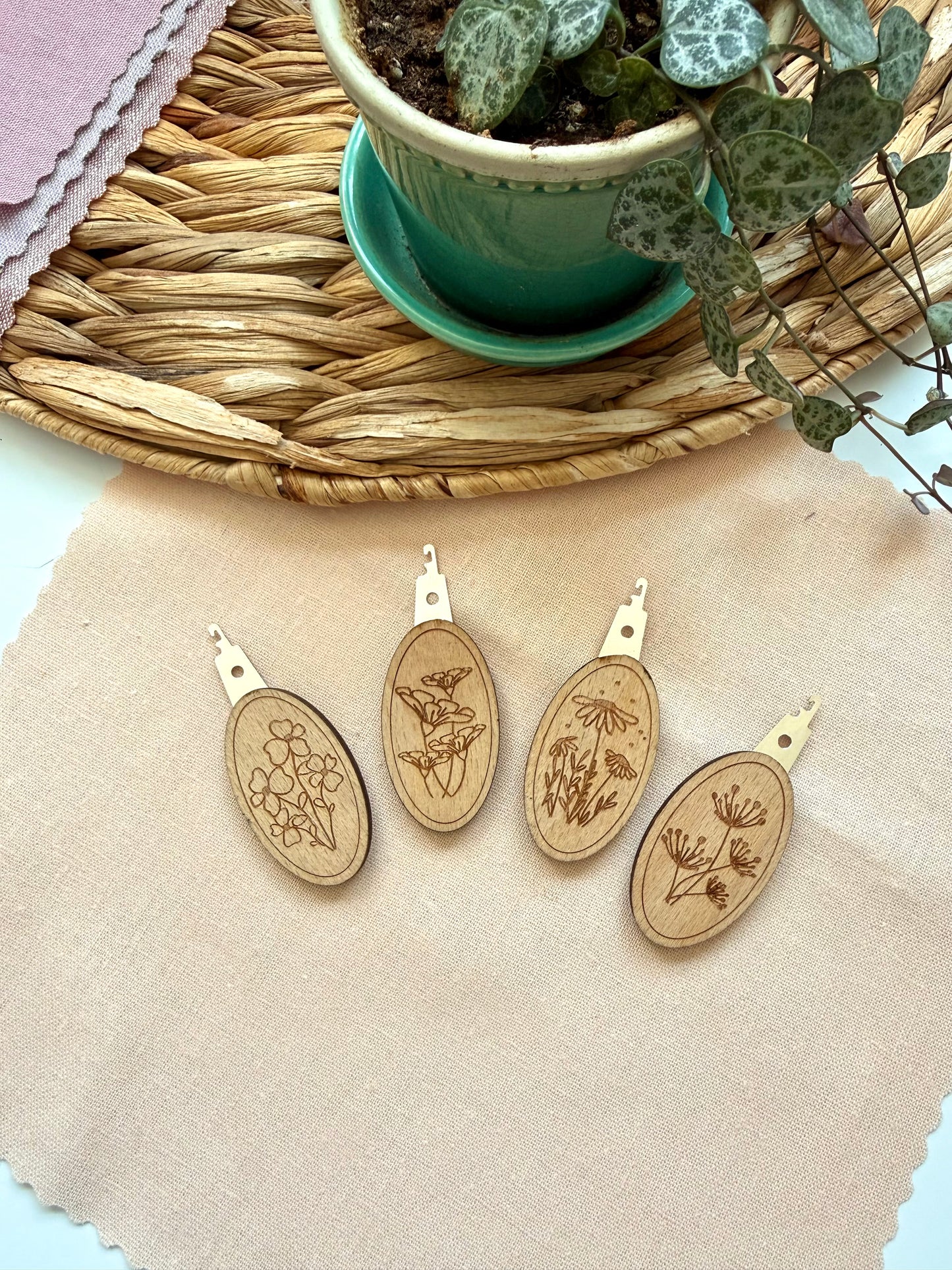 Wooden Needle Threader Floral | Silver Hook Threaders