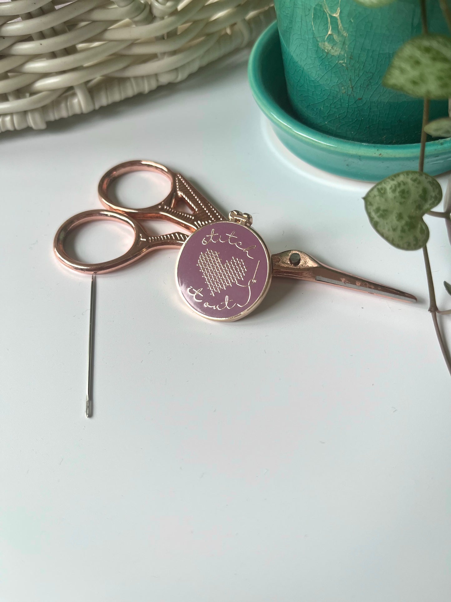 Needle Minder | Rose Gold Enamel Magnetic Needle Minder | Stitch It Out