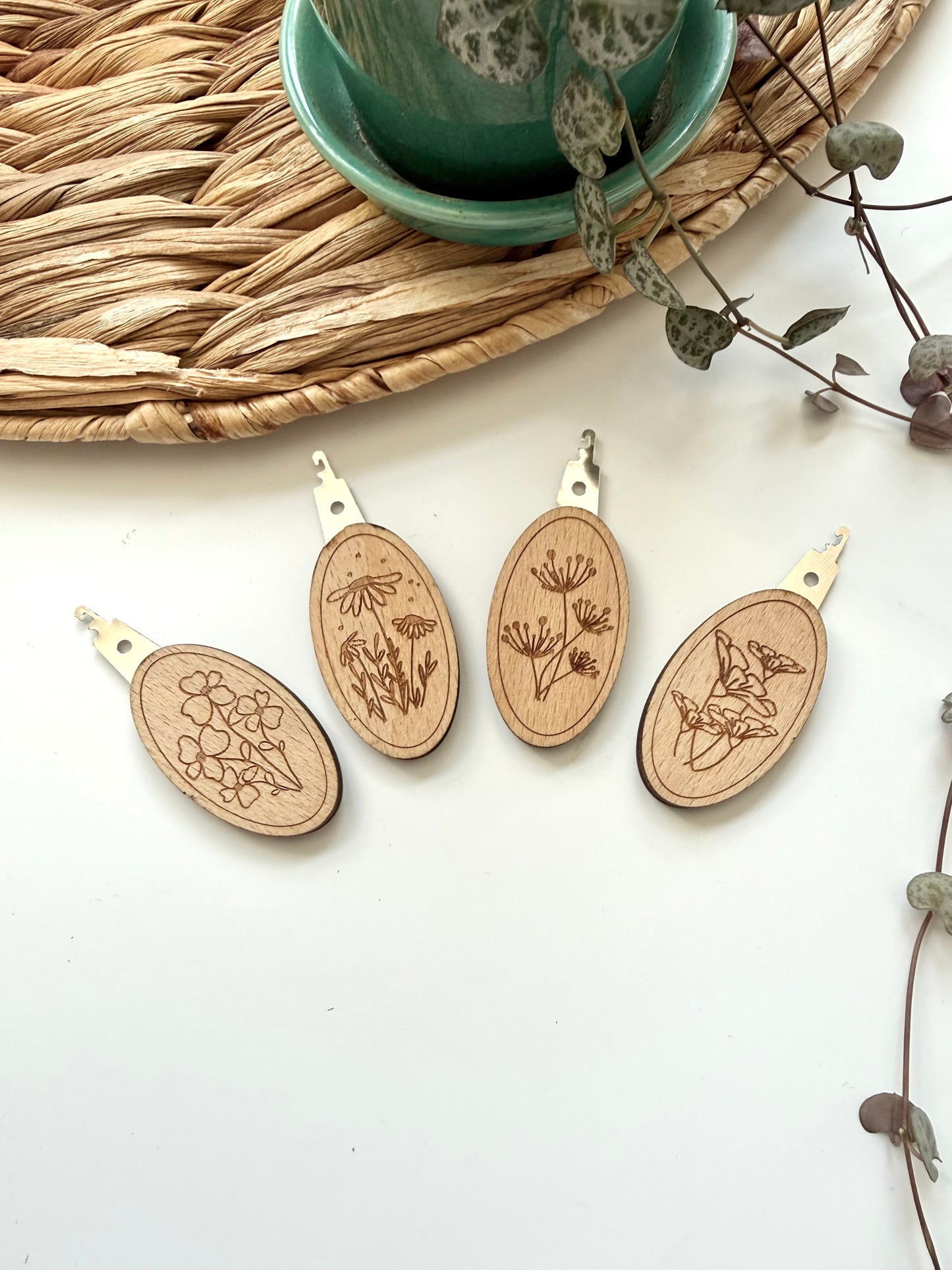 Wooden Needle Threader Floral | Silver Hook Threaders